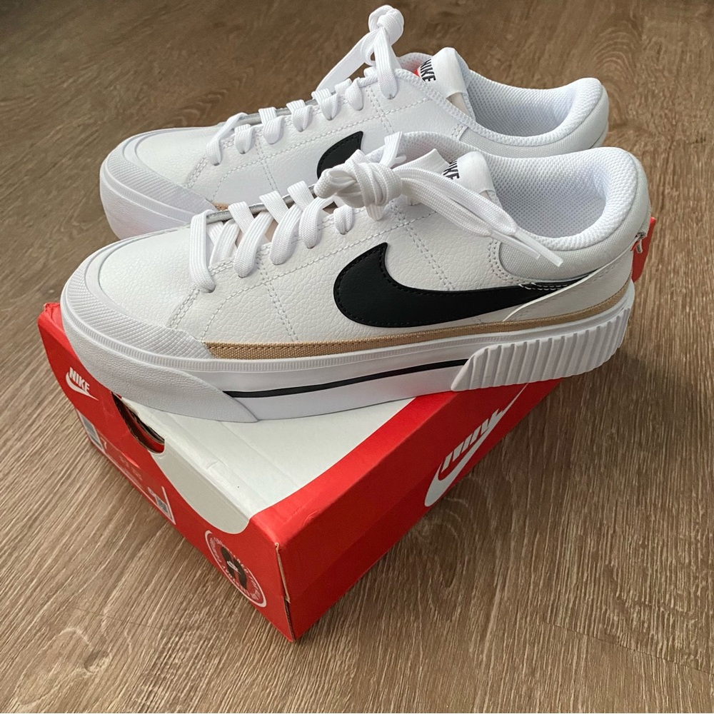 Nike Court Legacy Lift Sneakers White Womens Size 7 NEW